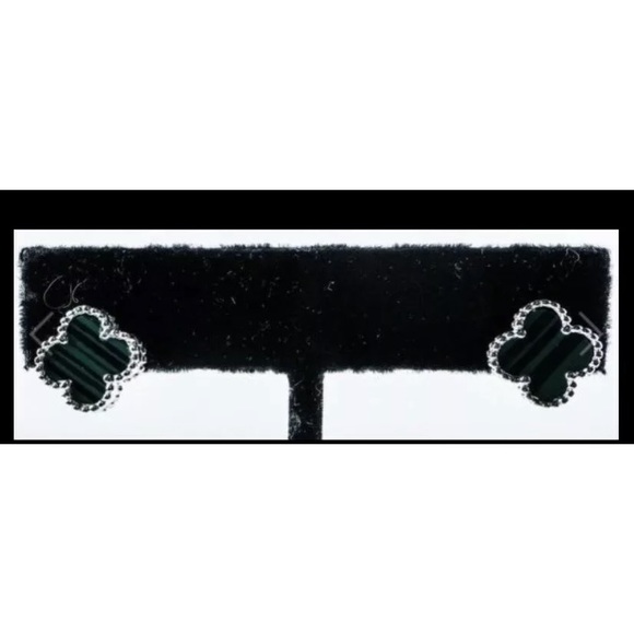 925 Sterling Silver Clover Leaf Emerald Green Earrings - Picture 1 of 1